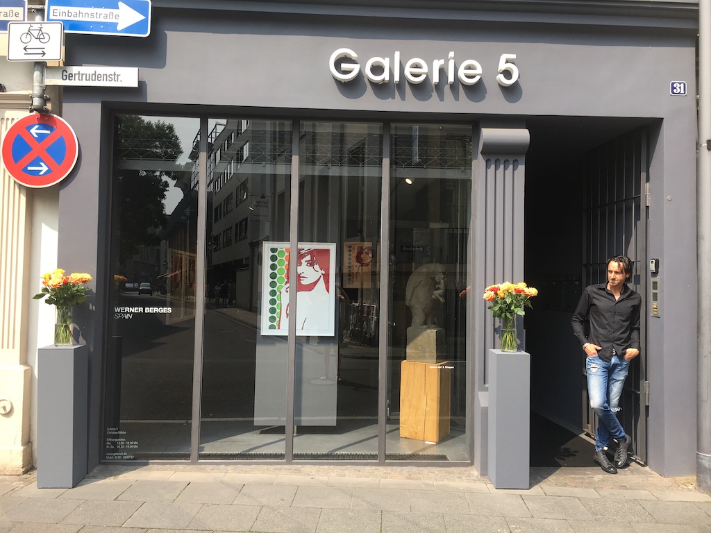 Eingang der Galerie 5, Gertrudenstraße 31, Köln.