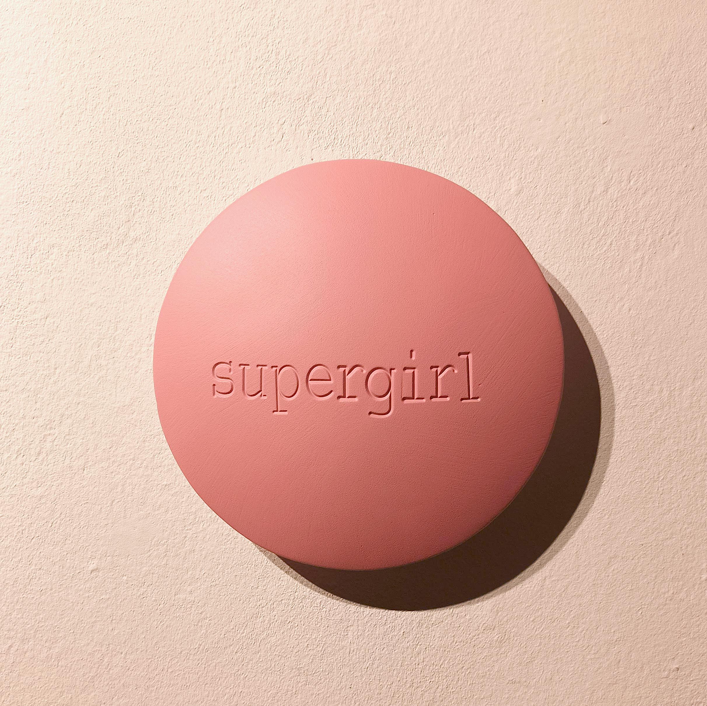 Jan M. Petersen: Aluminiumlinse pink -supergirl