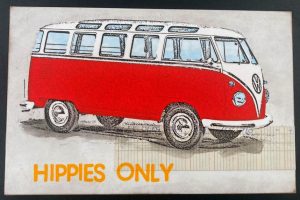 VW Bus in rot , hippies only